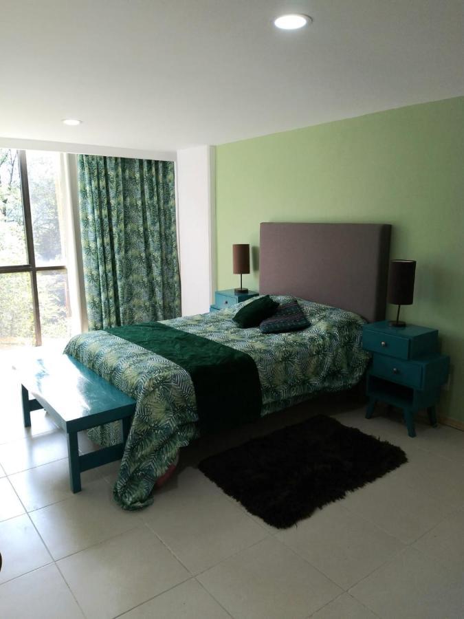 Charming Sunny Bedroom Overlooking Beautiful Amsterdam Avenue In Best Condesa Area Mexico City Exteriör bild