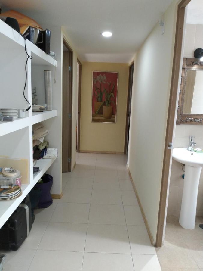 Charming Sunny Bedroom Overlooking Beautiful Amsterdam Avenue In Best Condesa Area Mexico City Exteriör bild